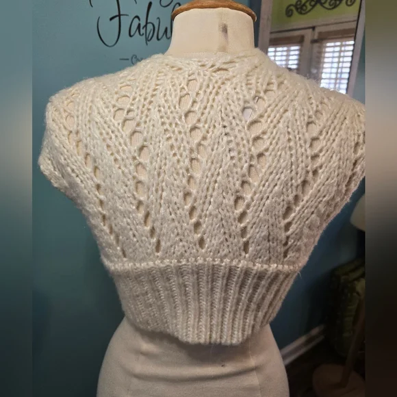 Handmade Cream Boho Cropped Knit Vest Top - Picture 5 of 6